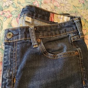 GAP size 8 Regular Classic Stretch Jean